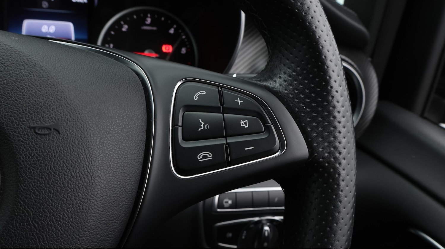 Used Mercedes-Benz V-Class 2023 for sale - 76432697: Photo 27