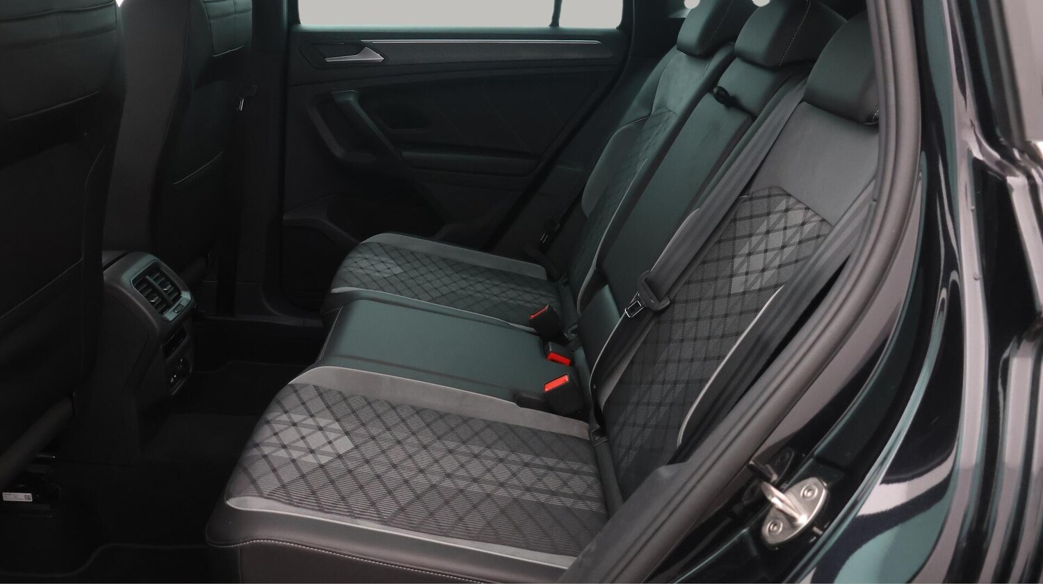 Used Volkswagen Tiguan 2023 for sale - 76408800: Photo 17