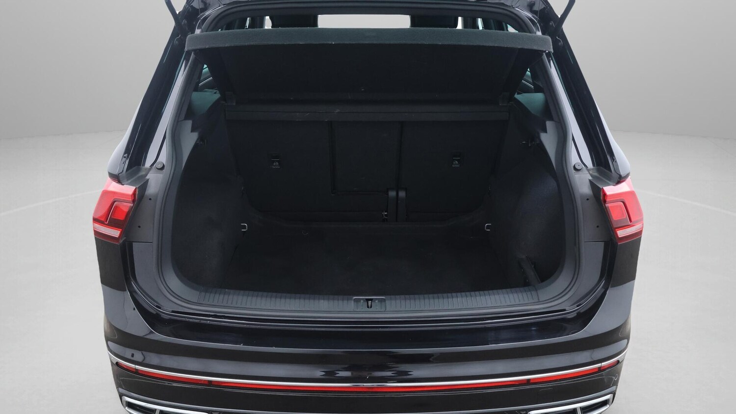 Used Volkswagen Tiguan 2023 for sale - 76408800: Photo 18