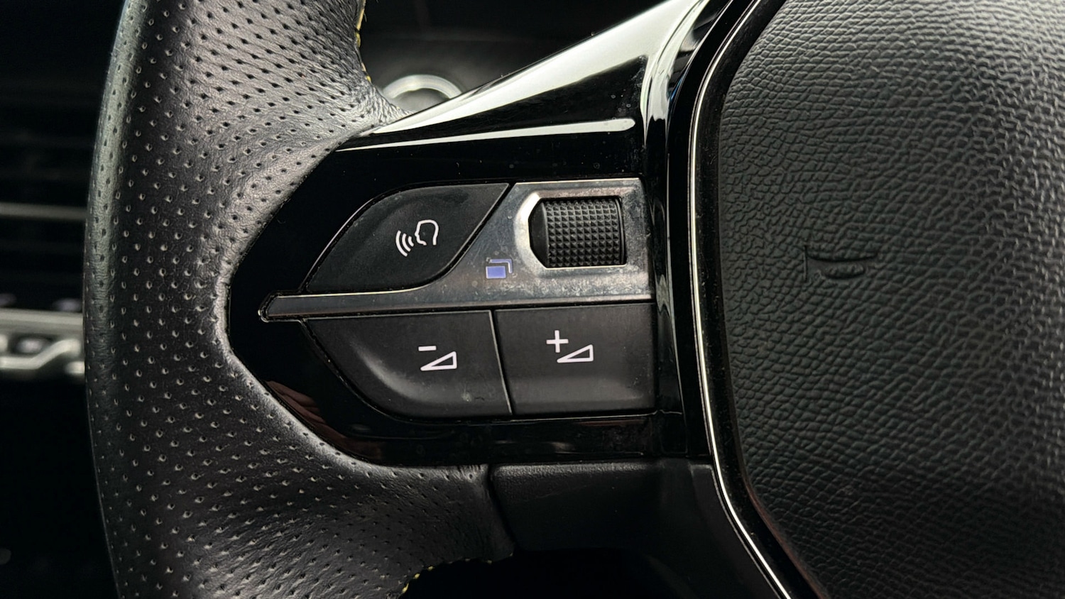 Used Peugeot E-2008 for sale - 78108957: Photo 23