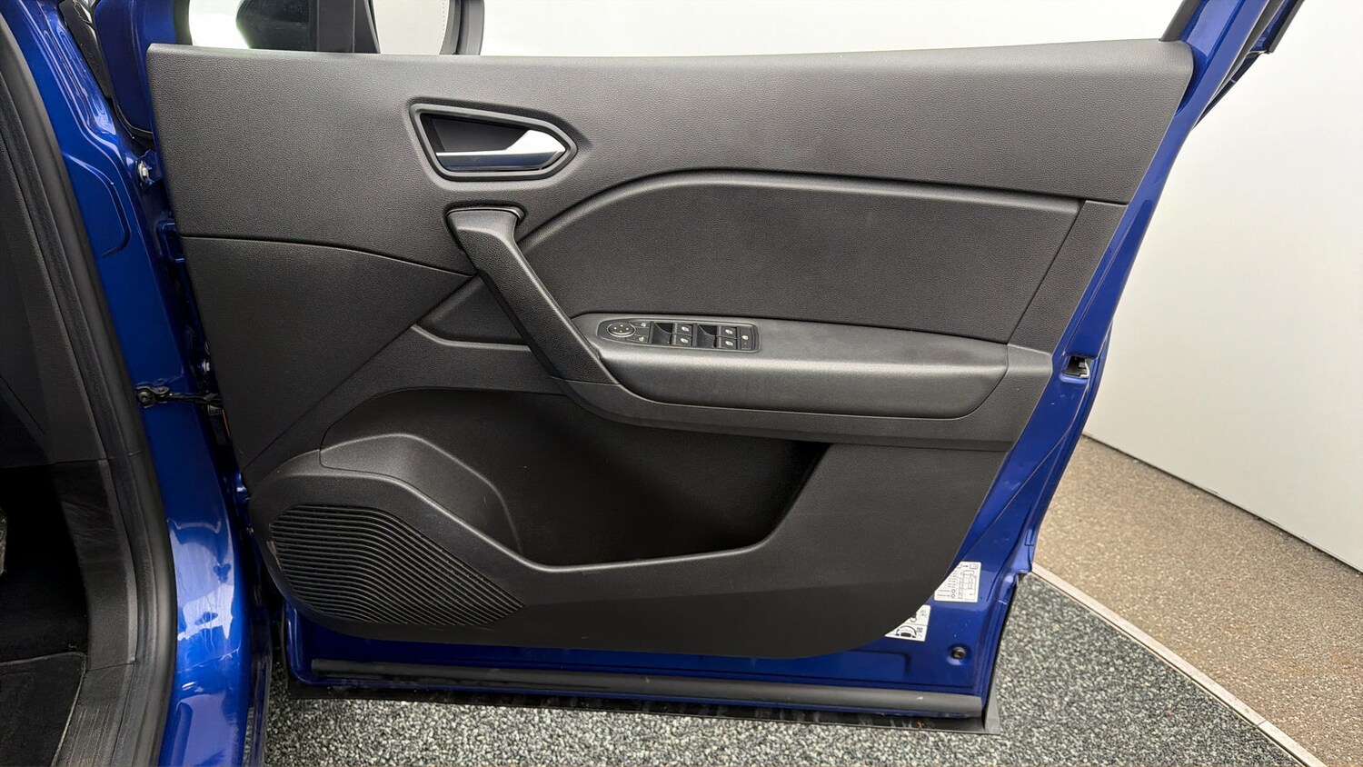 Used Renault Captur 2023 for sale - 78162065: Photo 14