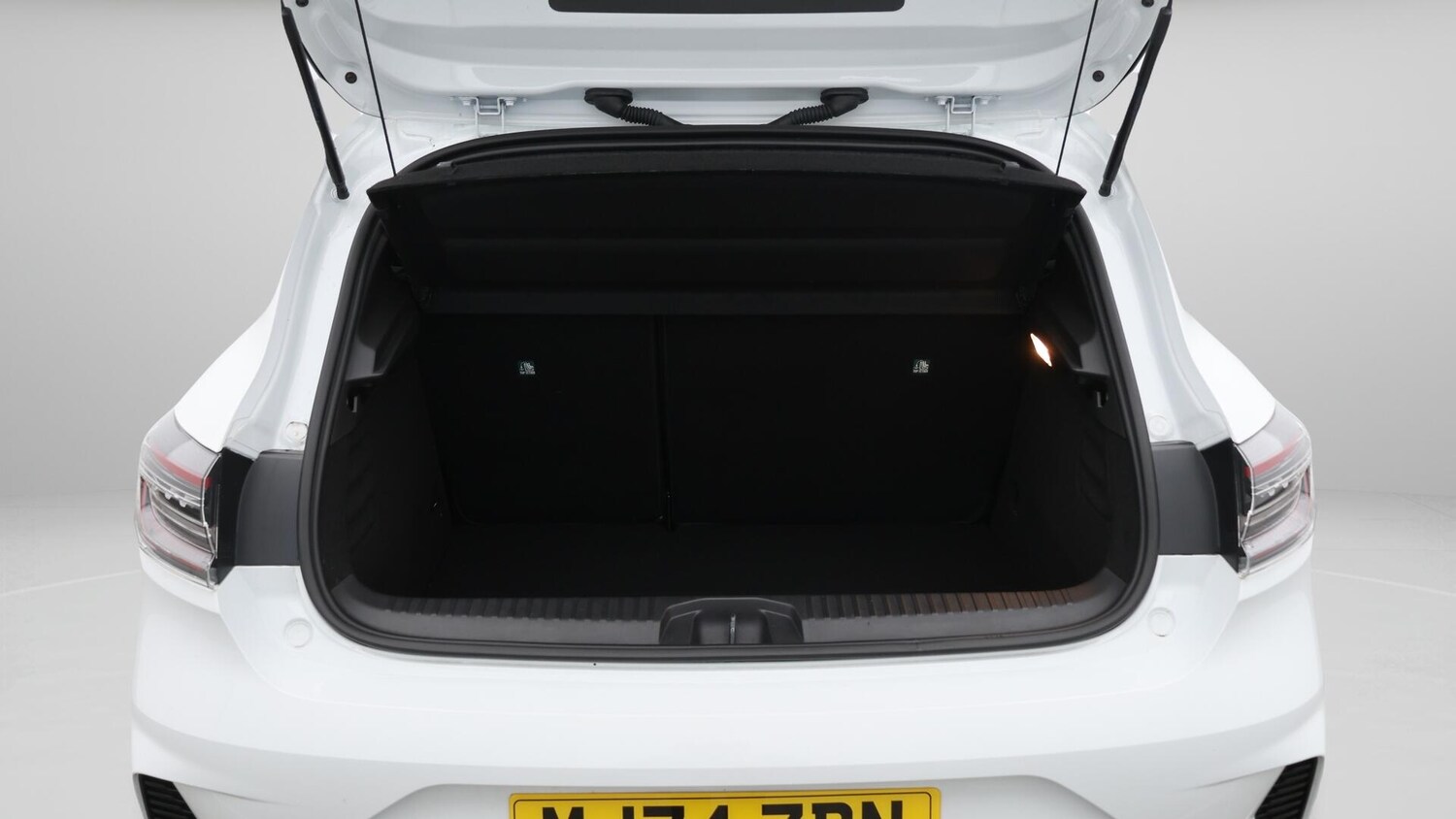 Used Renault Clio 2024 for sale - 76572883: Photo 17