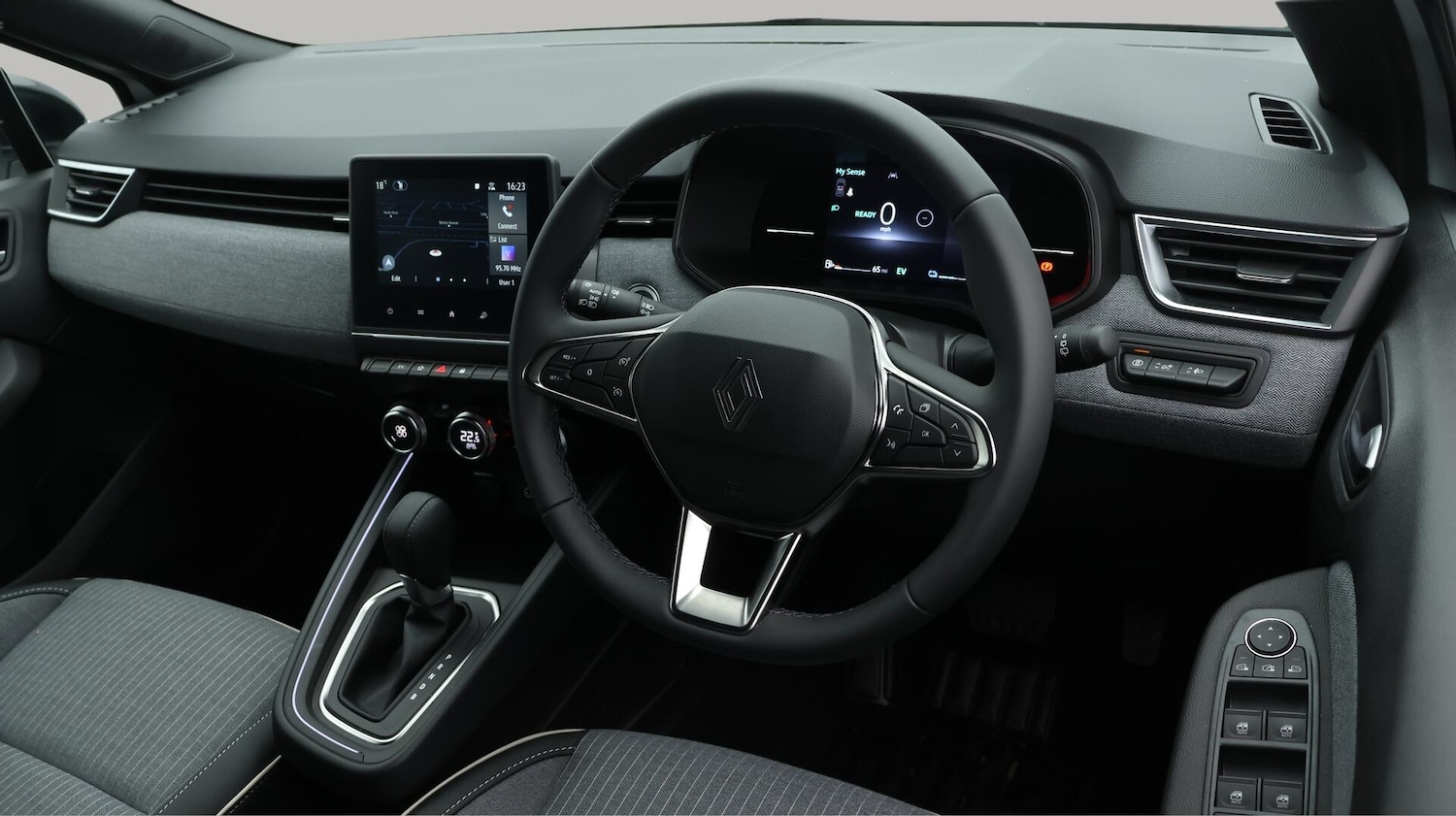 Used Renault Clio 2024 for sale - 76572883: Photo 9