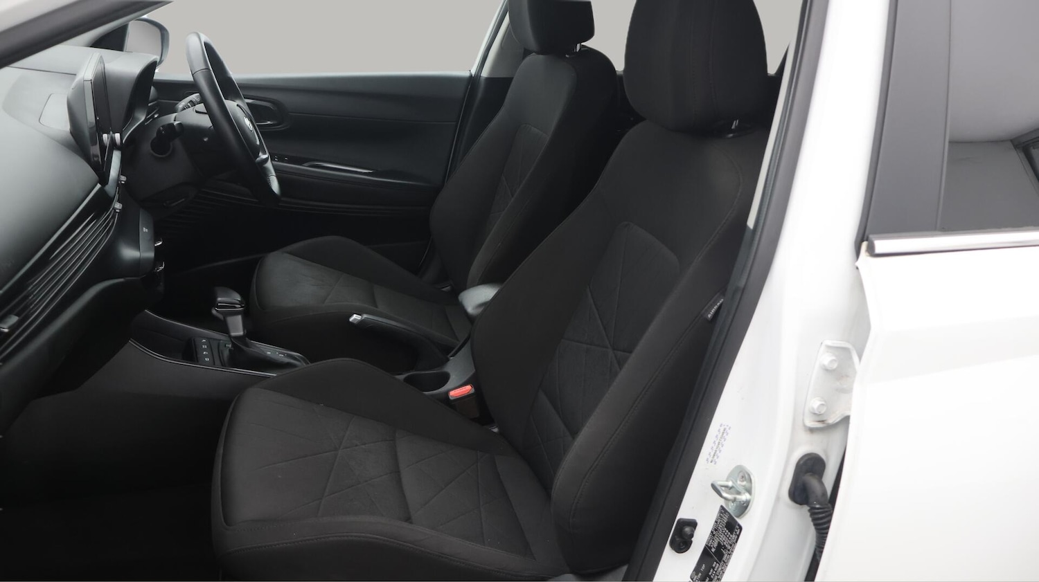 Used Hyundai BAYON 2023 for sale - 76573405: Photo 14