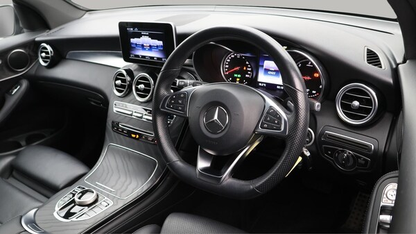 Used Mercedes-Benz GLC 2019 for sale - 76337131: Photo 10