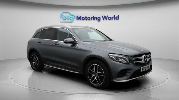 Used Mercedes-Benz GLC 2019 for sale - 76337131: Photo 2