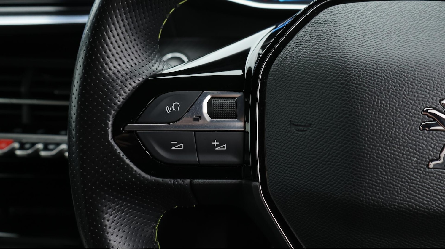 Used Peugeot 2008 2021 for sale - 76457046: Photo 26