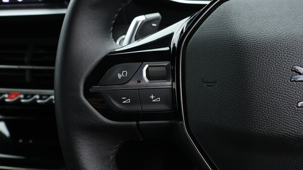 Used Peugeot 2008 2023 for sale - 76294730: Photo 25