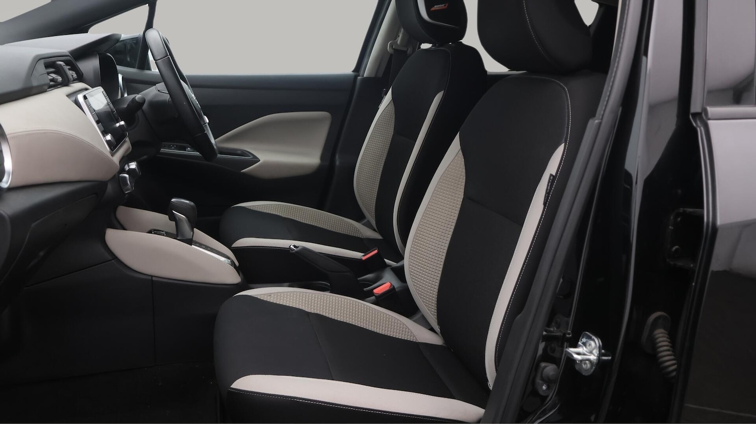 Used Nissan Micra 2021 for sale - 76538055: Photo 15