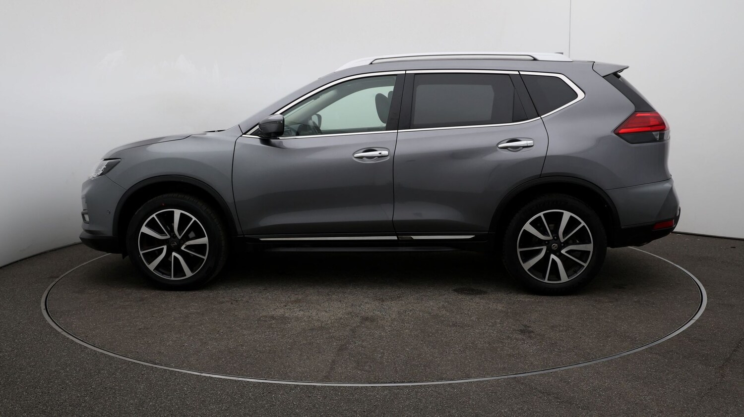 Used Nissan X-Trail for sale - 76815399: Photo 58