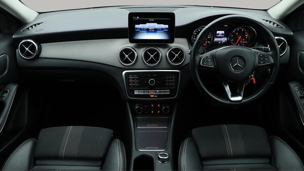 Used Mercedes-Benz GLA 2019 for sale - 76166423: Photo 14