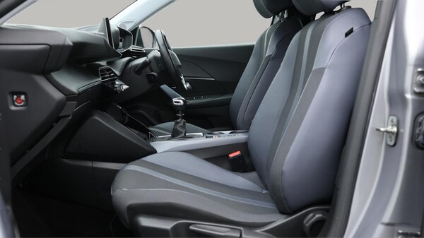 Used Peugeot 2008 2021 for sale - 76307446: Photo 15