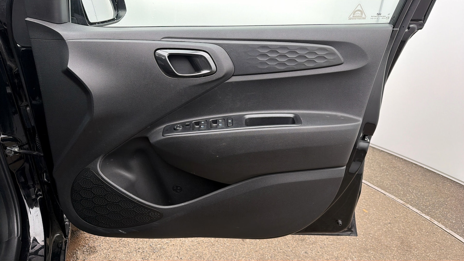 Used Hyundai i10 2023 for sale - 78018154: Photo 14