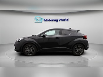 Used Toyota C-HR 2023 for sale - 77555250: Photo