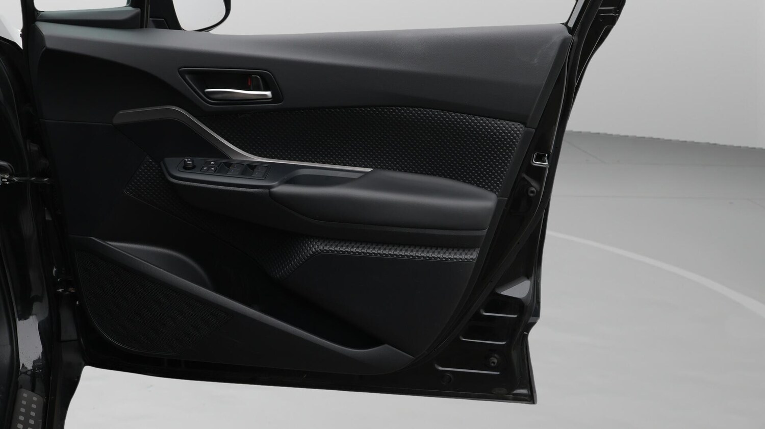 Used Toyota C-HR 2022 for sale - 76645883: Photo 15