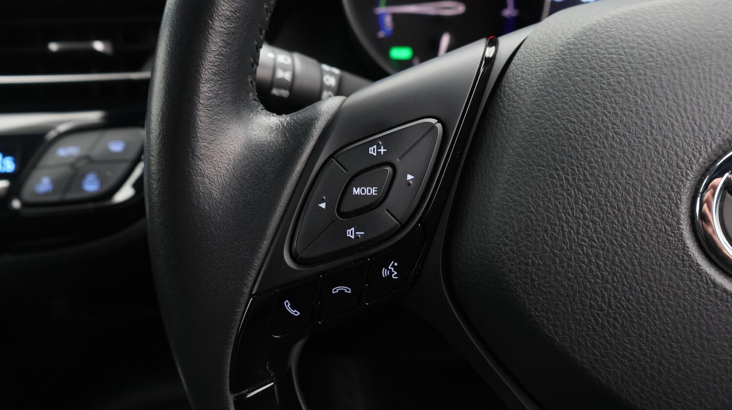 Used Toyota C-HR 2022 for sale - 76645883: Photo 25