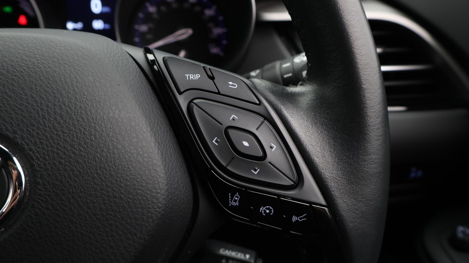 Used Toyota C-HR 2022 for sale - 76645883: Photo 26