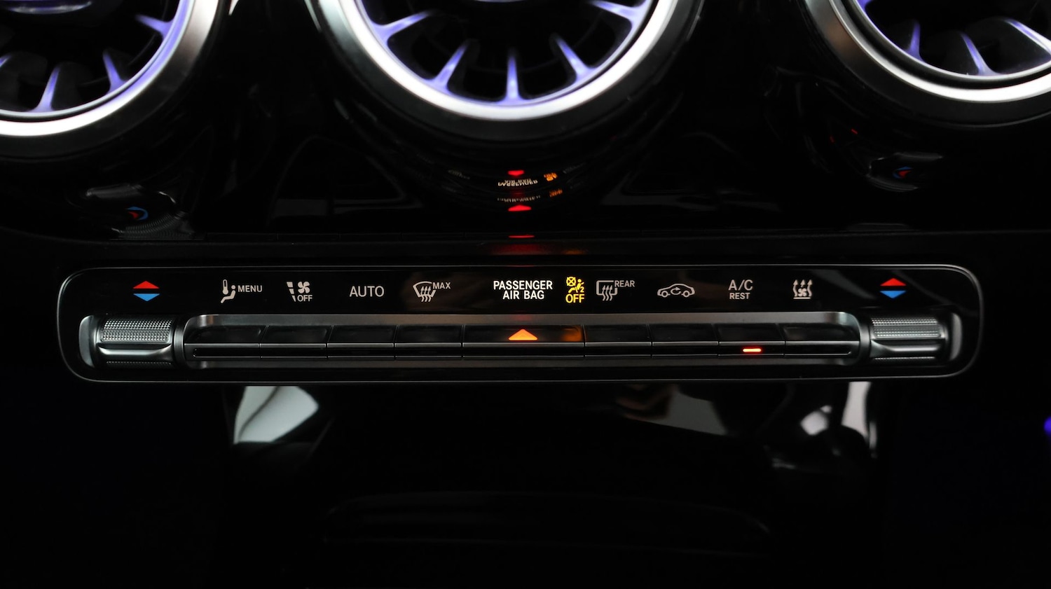 Used Mercedes-Benz CLA 2022 for sale - 77571238: Photo 12