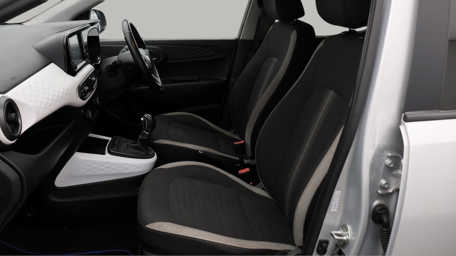 Used Hyundai i10 2022 for sale - 77182087: Photo 14