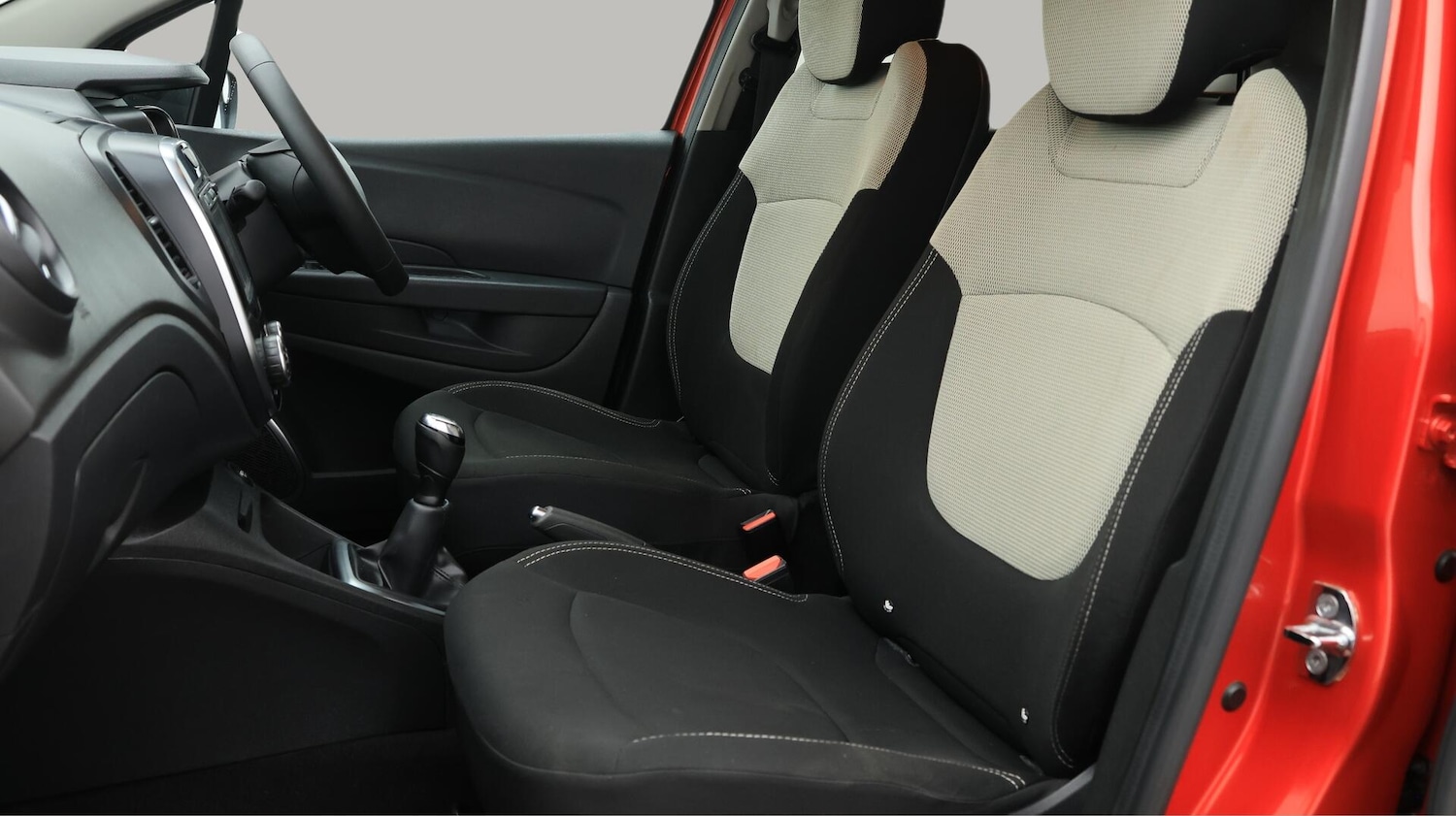 Used Renault Captur 2018 for sale - 76213840: Photo 15