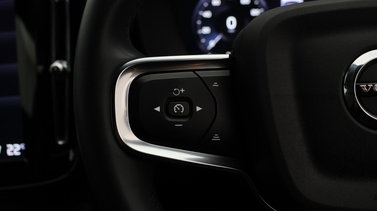 Used Volvo XC40 2021 for sale - 76538086: Photo 24