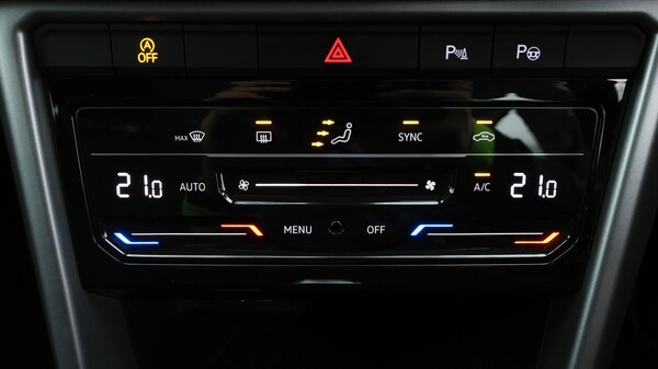 Used Volkswagen T-Roc for sale - 76260352: Photo 13