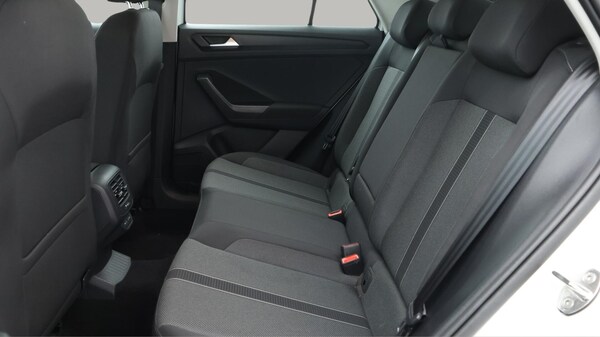 Used Volkswagen T-Roc for sale - 76260352: Photo 17