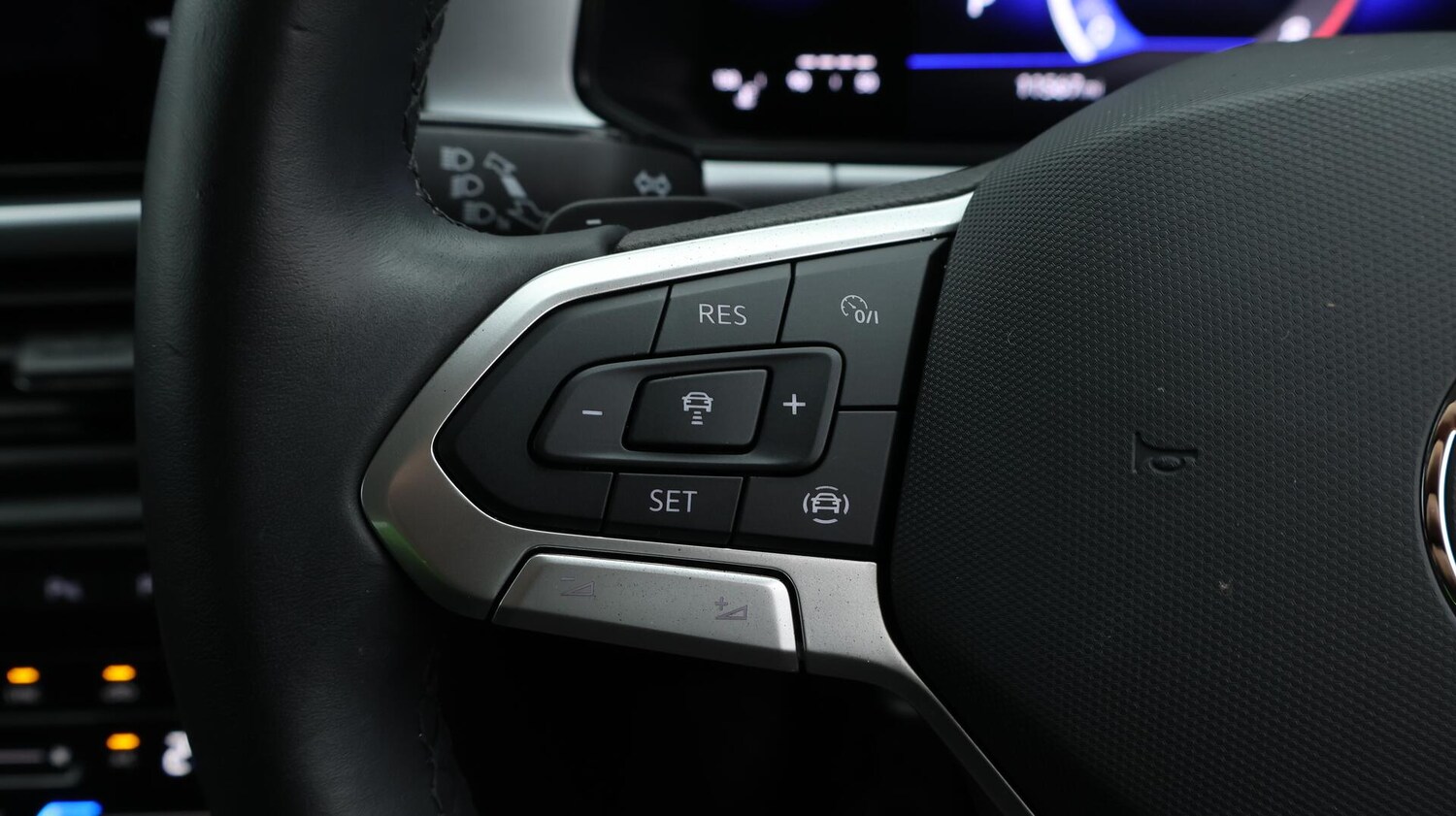 Used Volkswagen T-Roc 2023 for sale - 76260352: Photo 23