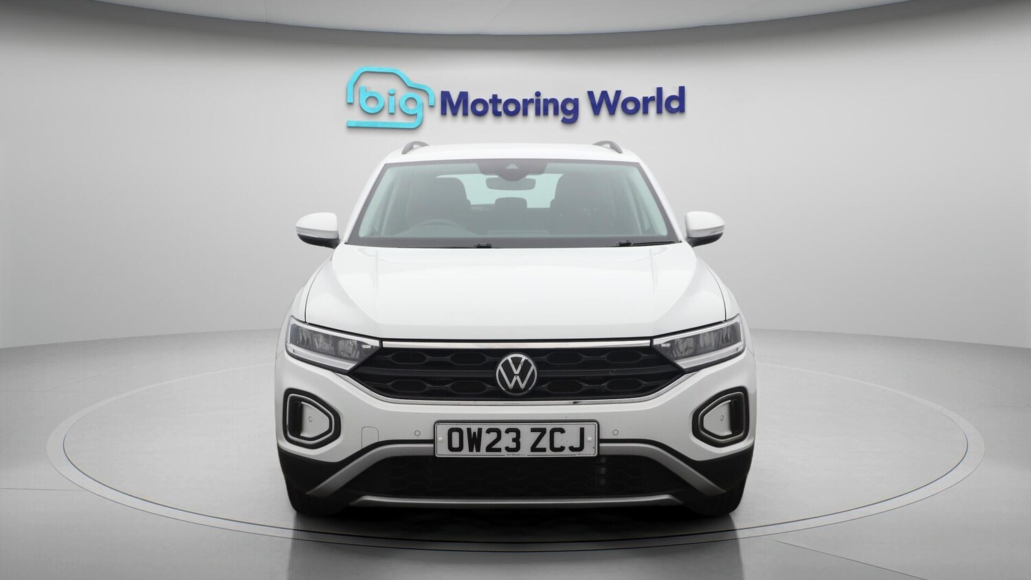 Used Volkswagen T-Roc 2023 for sale - 76260352: Photo 3