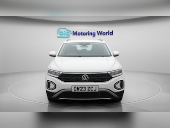 Used Volkswagen T-Roc 2023 for sale - 76260352: Photo