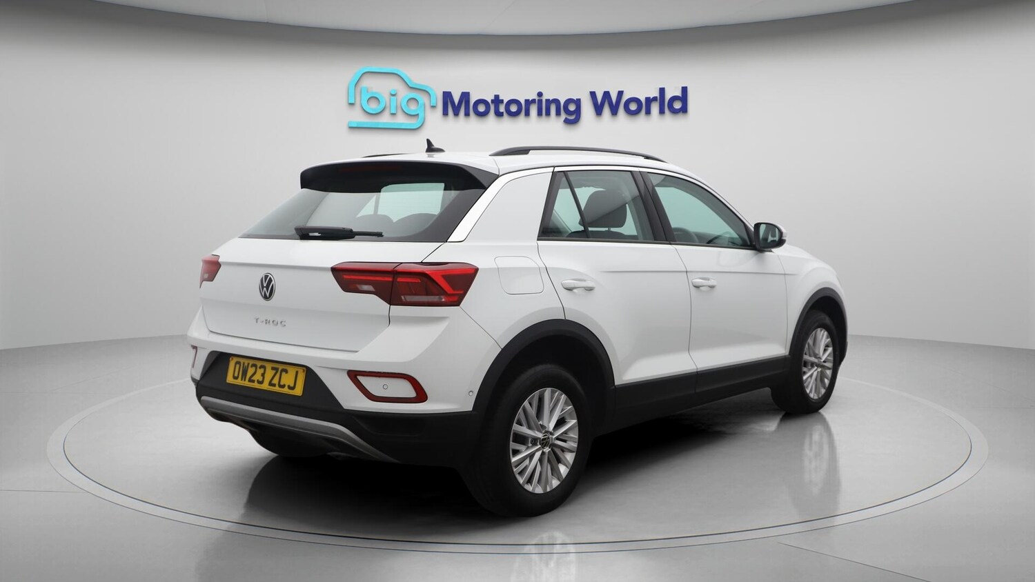 Used Volkswagen T-Roc 2023 for sale - 76260352: Photo 8