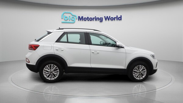 Used Volkswagen T-Roc for sale - 76260352: Photo 9