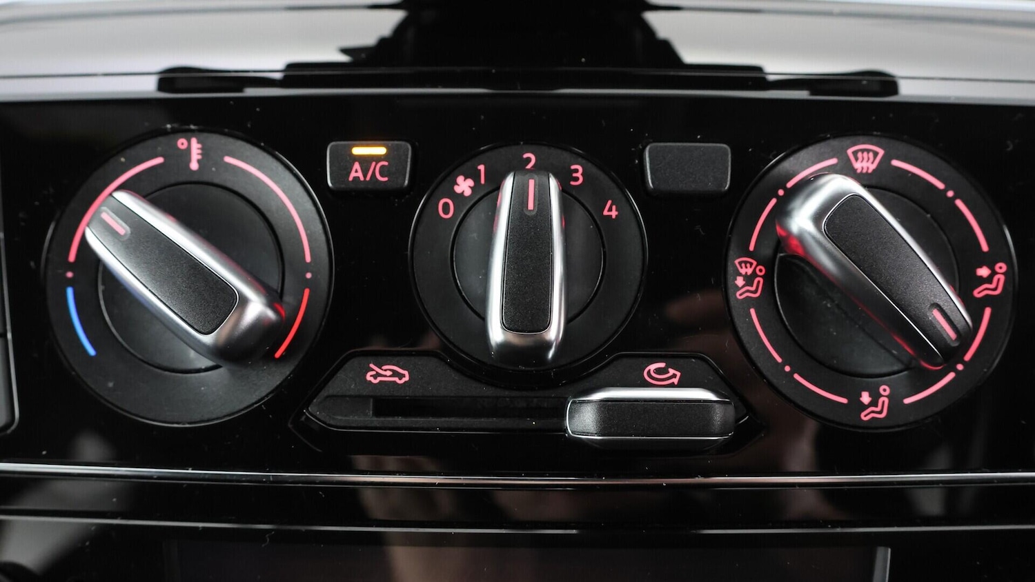 Used Volkswagen up! 2018 for sale - 76380656: Photo 11