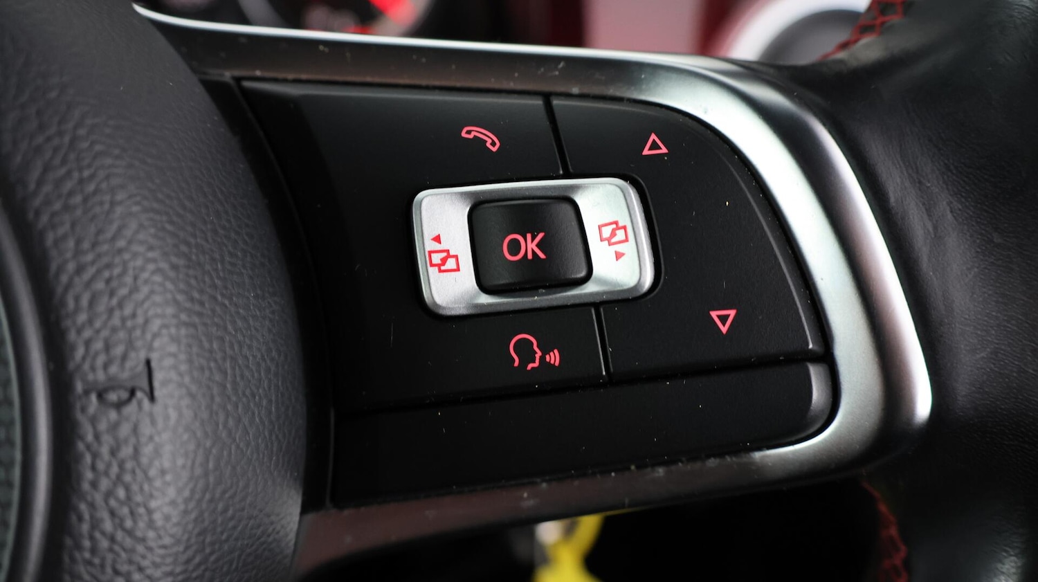 Used Volkswagen up! 2018 for sale - 76380656: Photo 24