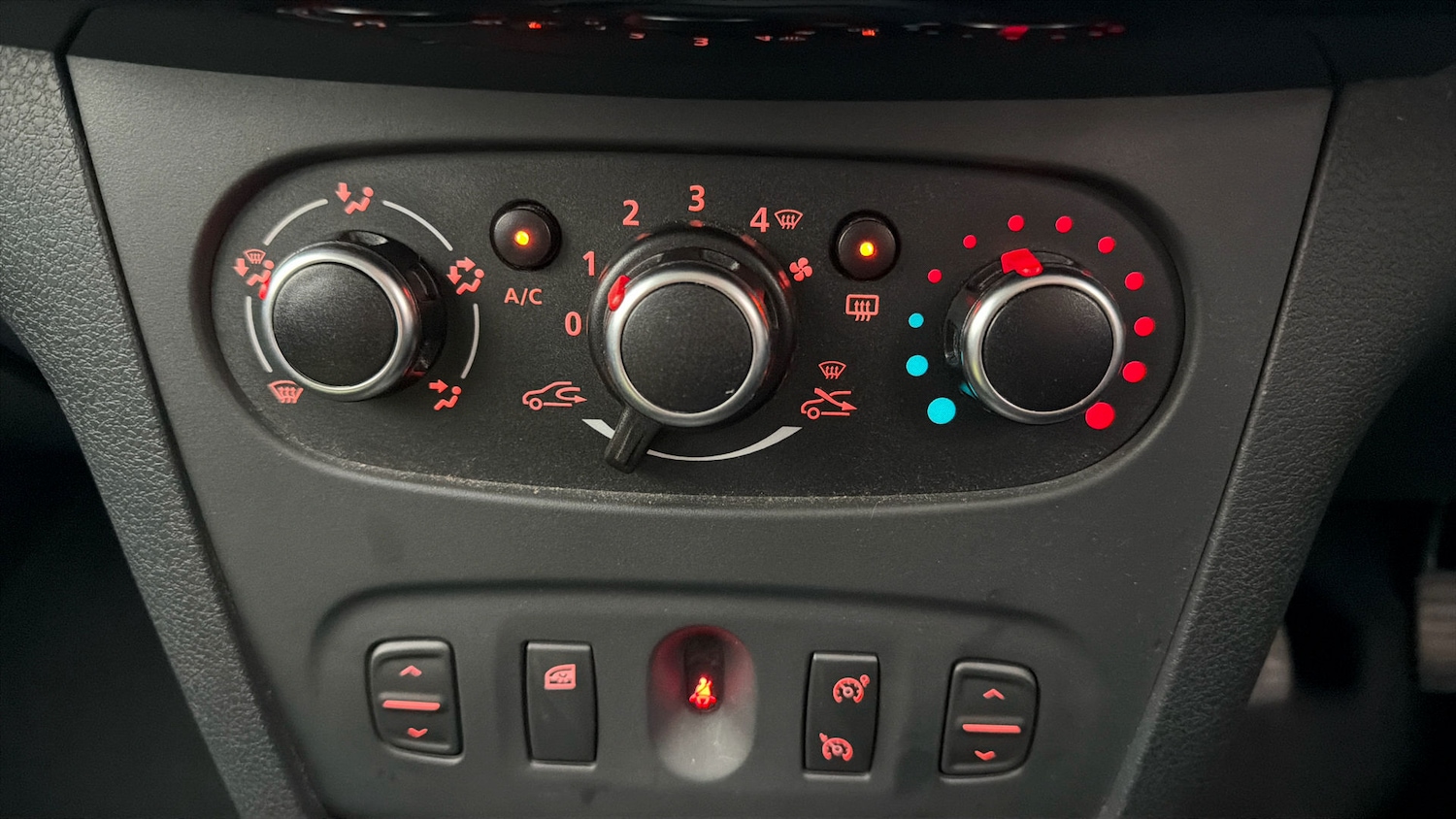 Used Dacia Sandero Stepway 2020 for sale - 77744833: Photo 12