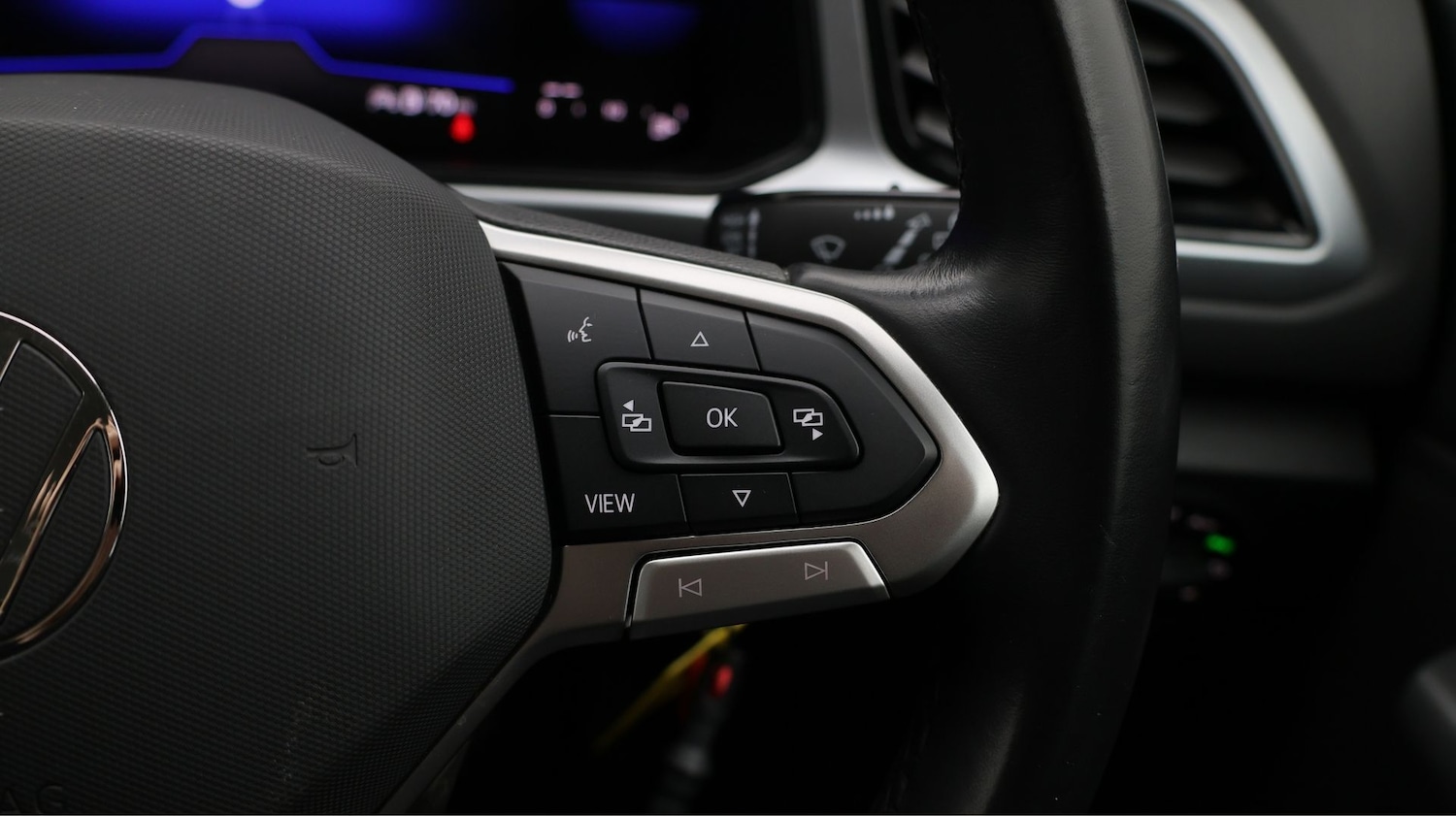 Used Volkswagen T-Roc 2023 for sale - 77536195: Photo 22