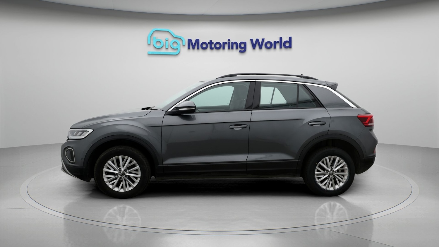 Used Volkswagen T-Roc 2023 for sale - 77536195: Photo 4