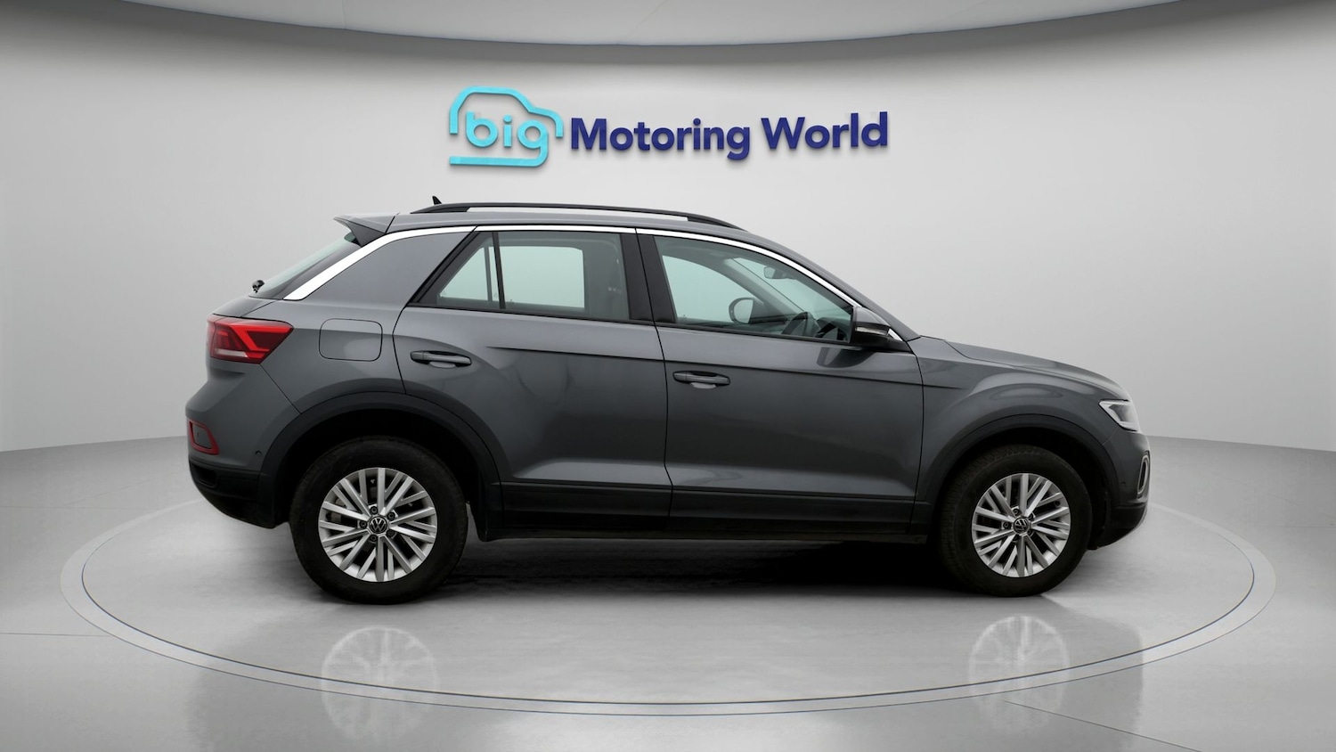 Used Volkswagen T-Roc 2023 for sale - 77536195: Photo 8