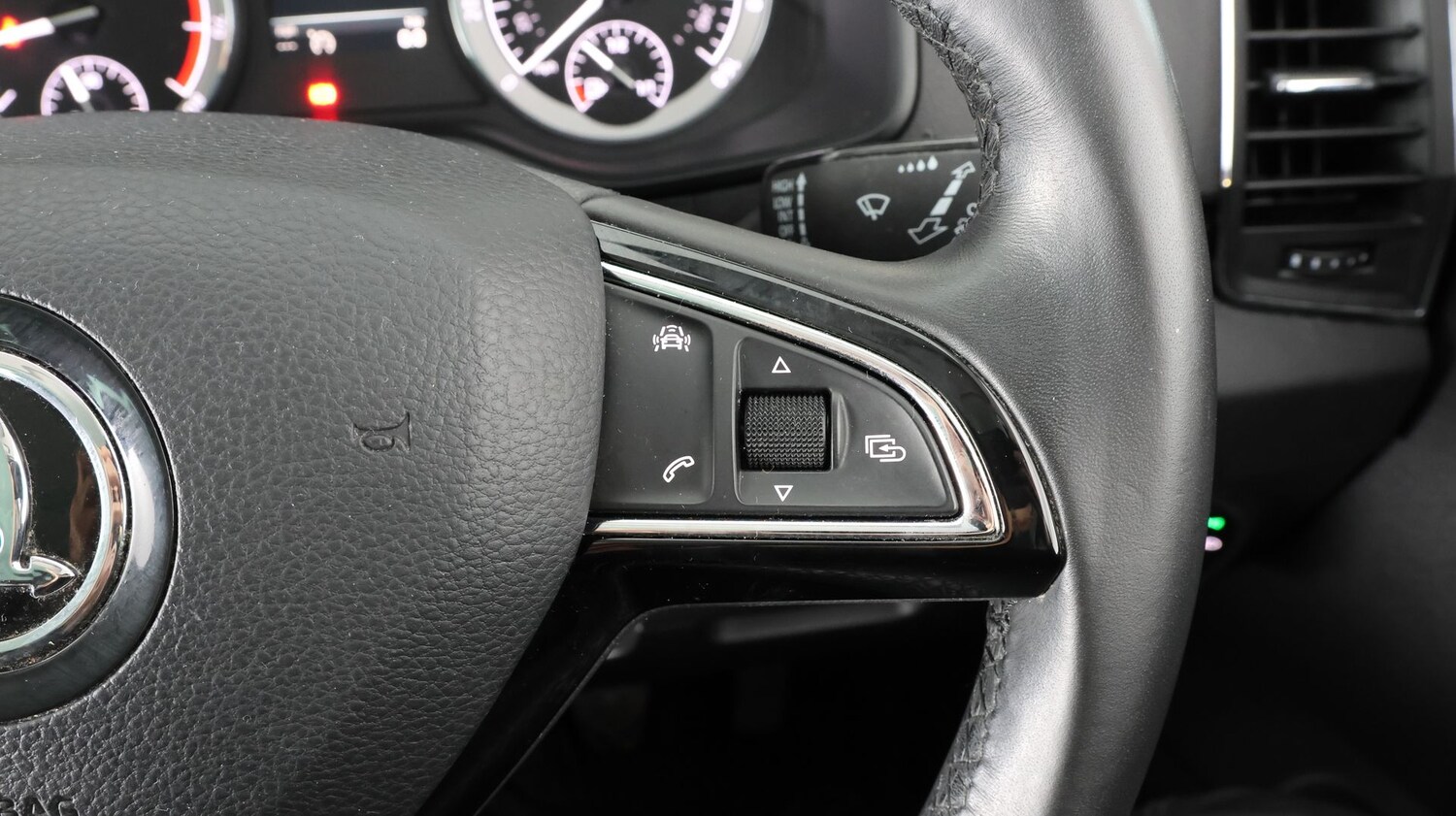 Used Skoda Karoq 2018 for sale - 77584925: Photo 24