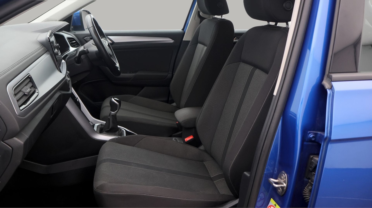 Used Volkswagen T-Roc 2023 for sale - 77567311: Photo 14