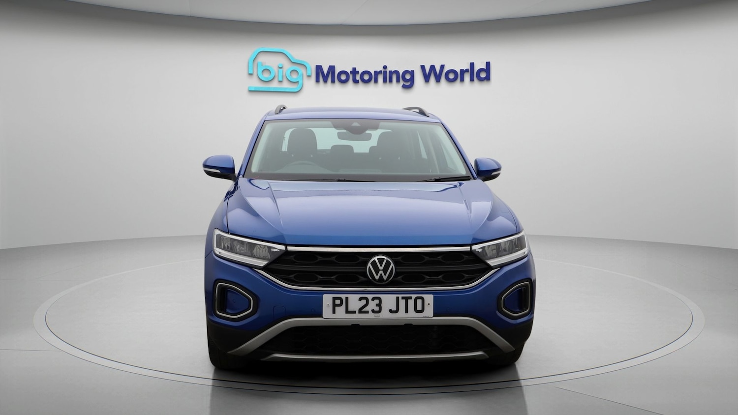 Used Volkswagen T-Roc 2023 for sale - 77567311: Photo 2