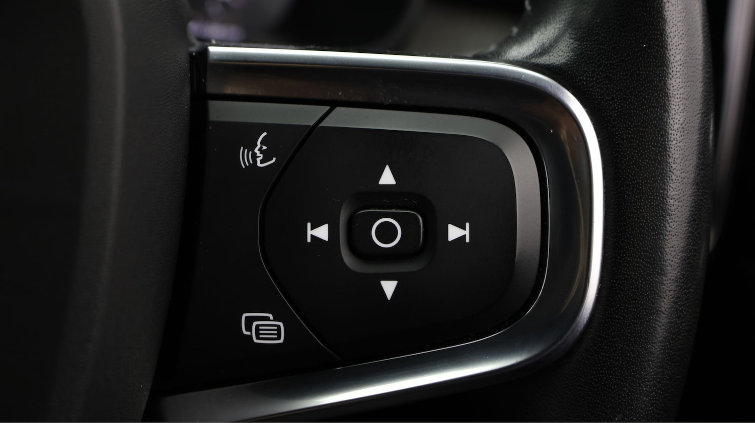 Used Volvo XC40 2020 for sale - 77337832: Photo 24