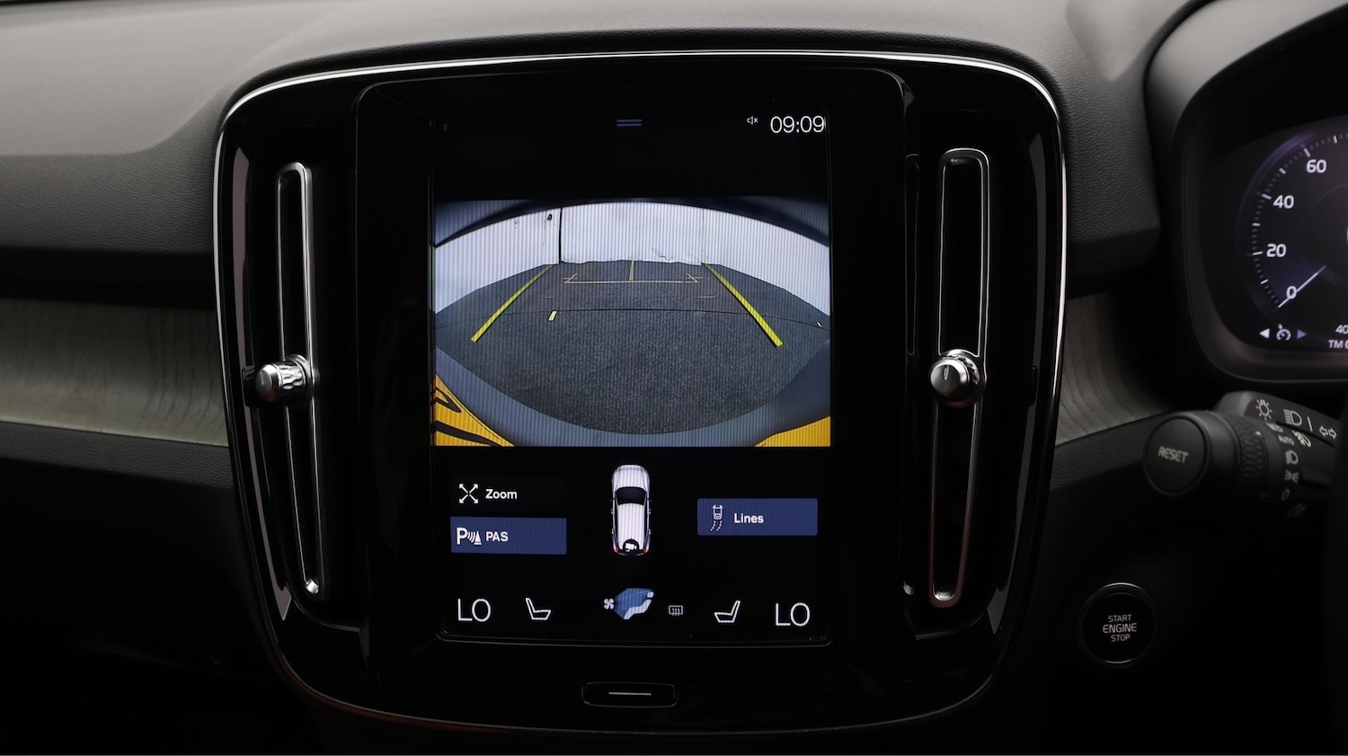 Used Volvo XC40 2020 for sale - 77337832: Photo 25