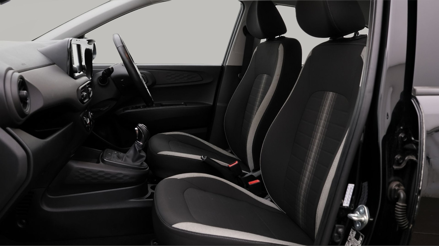 Used Hyundai i10 2023 for sale - 77603914: Photo 14