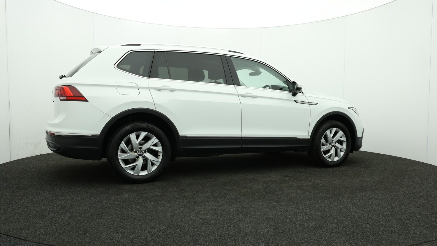 Used Volkswagen Tiguan Allspace 2023 for sale - 76167119: Photo 39