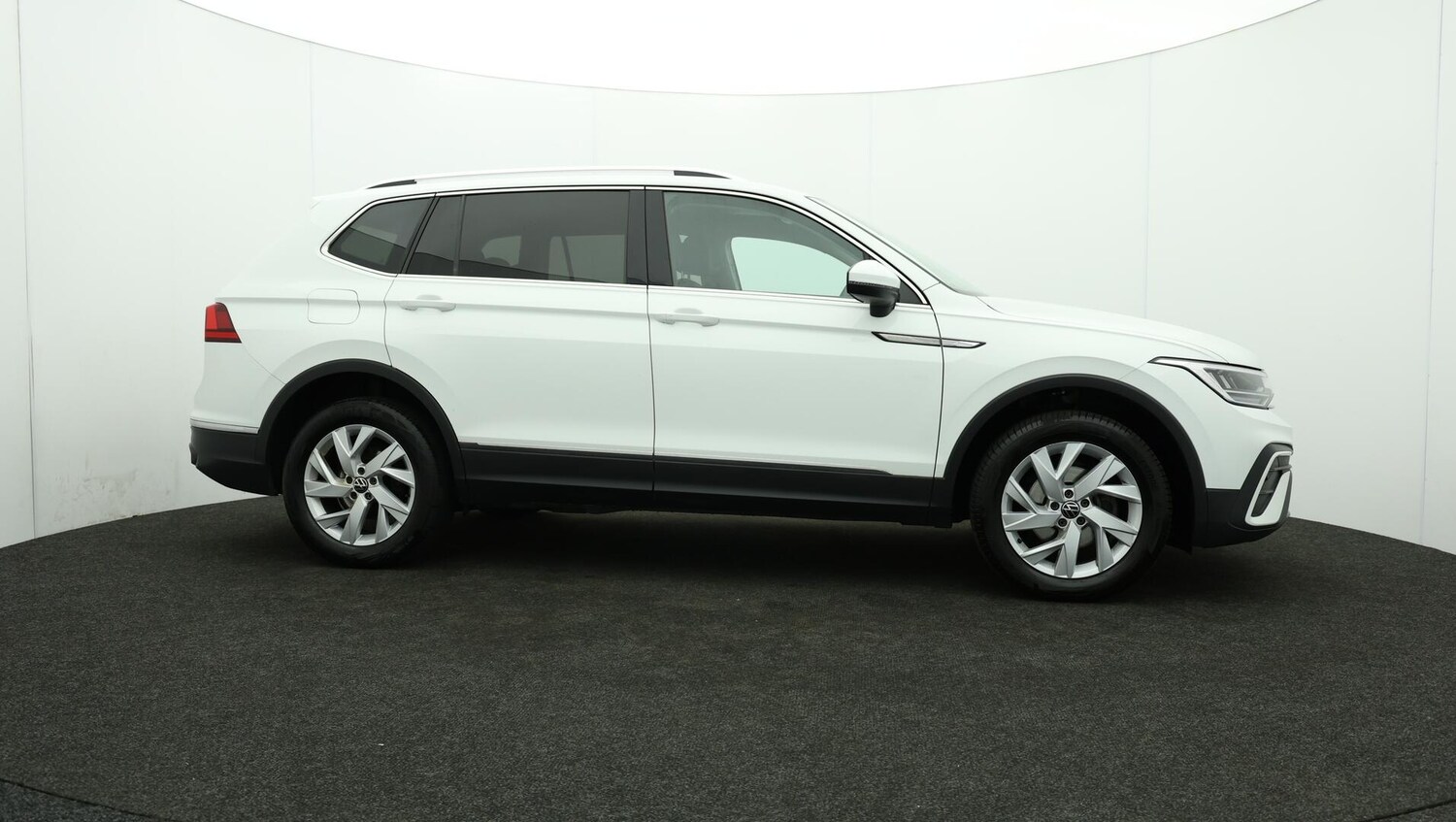 Used Volkswagen Tiguan Allspace 2023 for sale - 76167119: Photo 44
