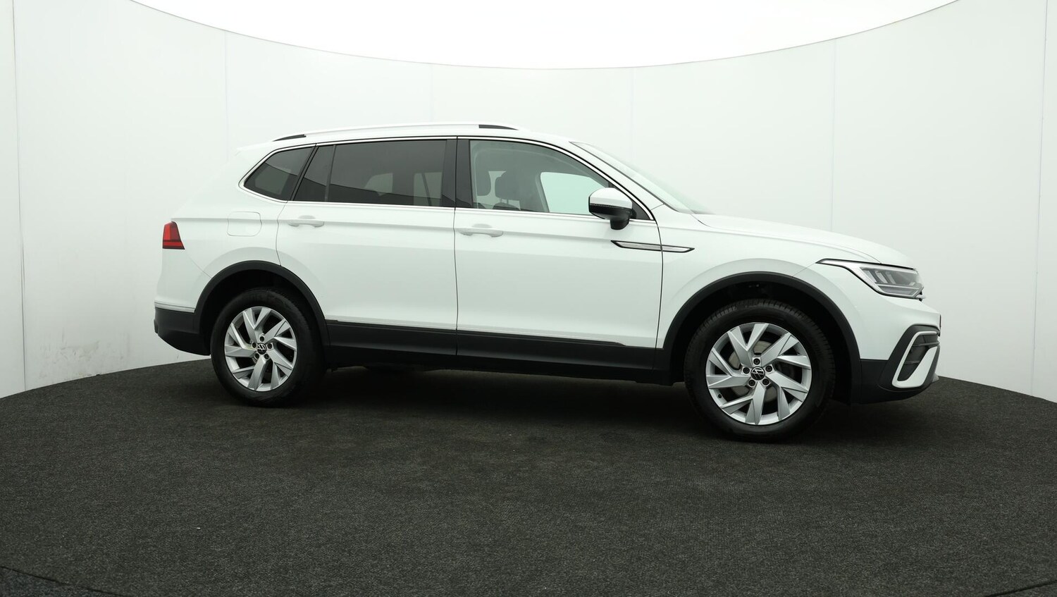Used Volkswagen Tiguan Allspace 2023 for sale - 76167119: Photo 45