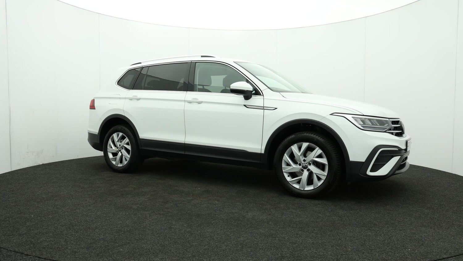 Used Volkswagen Tiguan Allspace 2023 for sale - 76167119: Photo 48