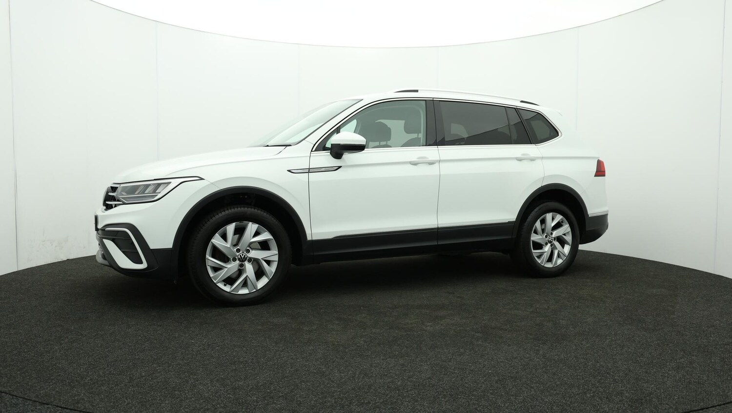 Used Volkswagen Tiguan Allspace 2023 for sale - 76167119: Photo 67