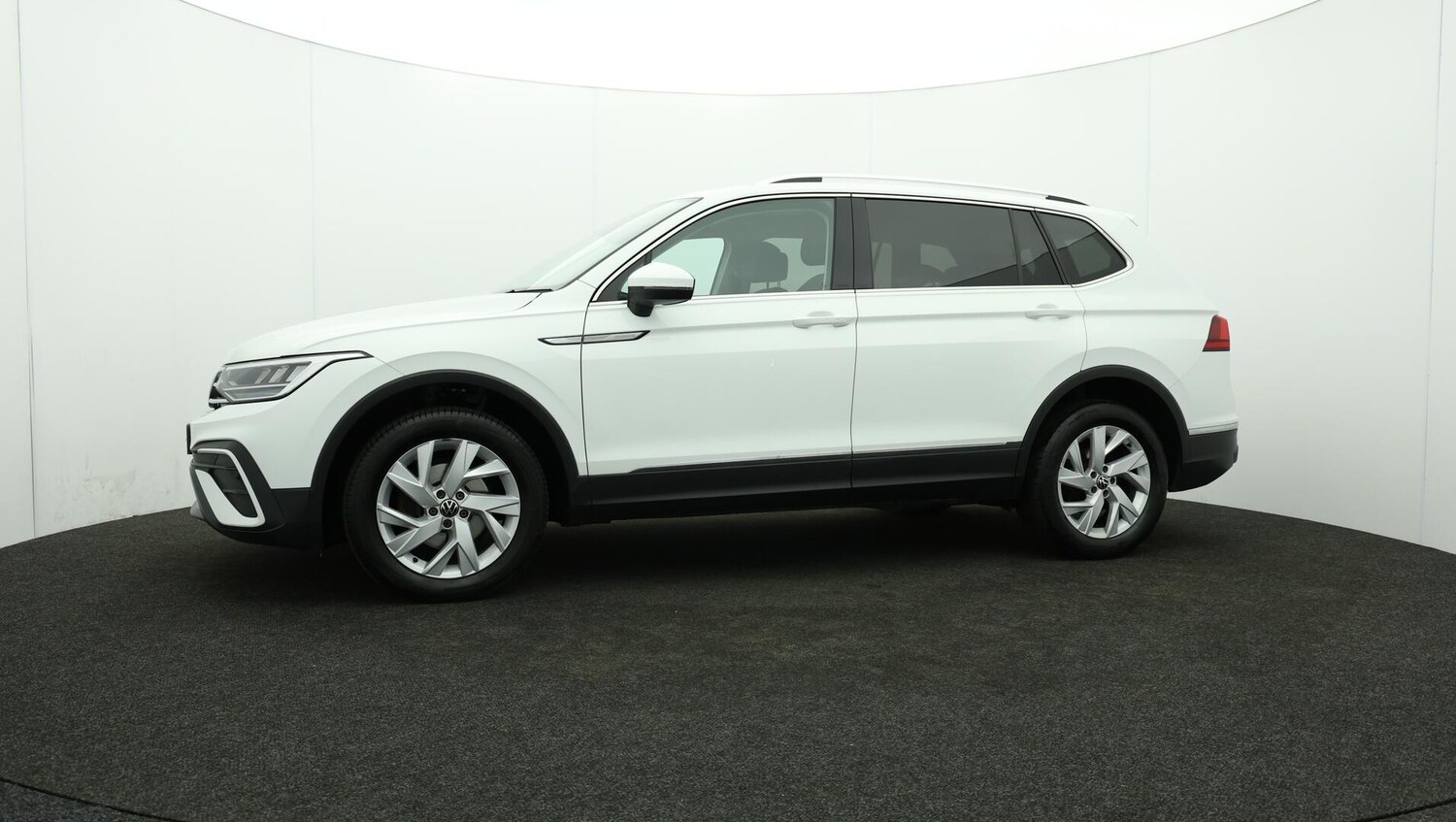 Used Volkswagen Tiguan Allspace 2023 for sale - 76167119: Photo 69